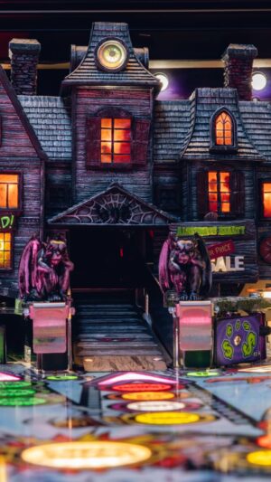Elvira’s House of Horror – Sculpted House